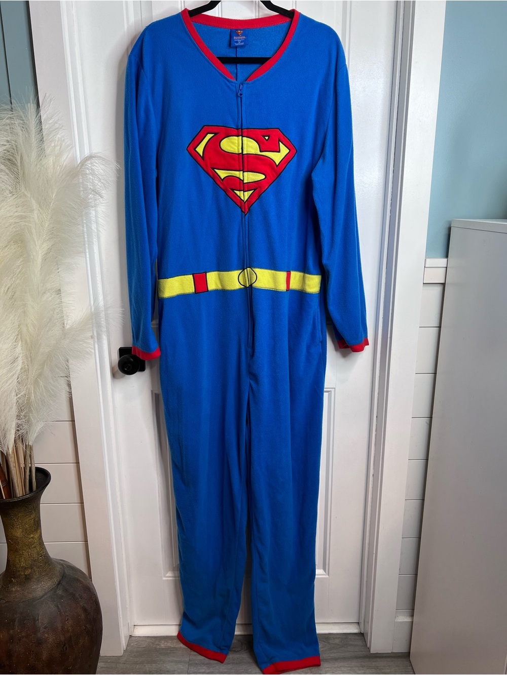 DC Comics Superman Blue Fleece Onesie Halloween Costume Pajamas. Size XL.